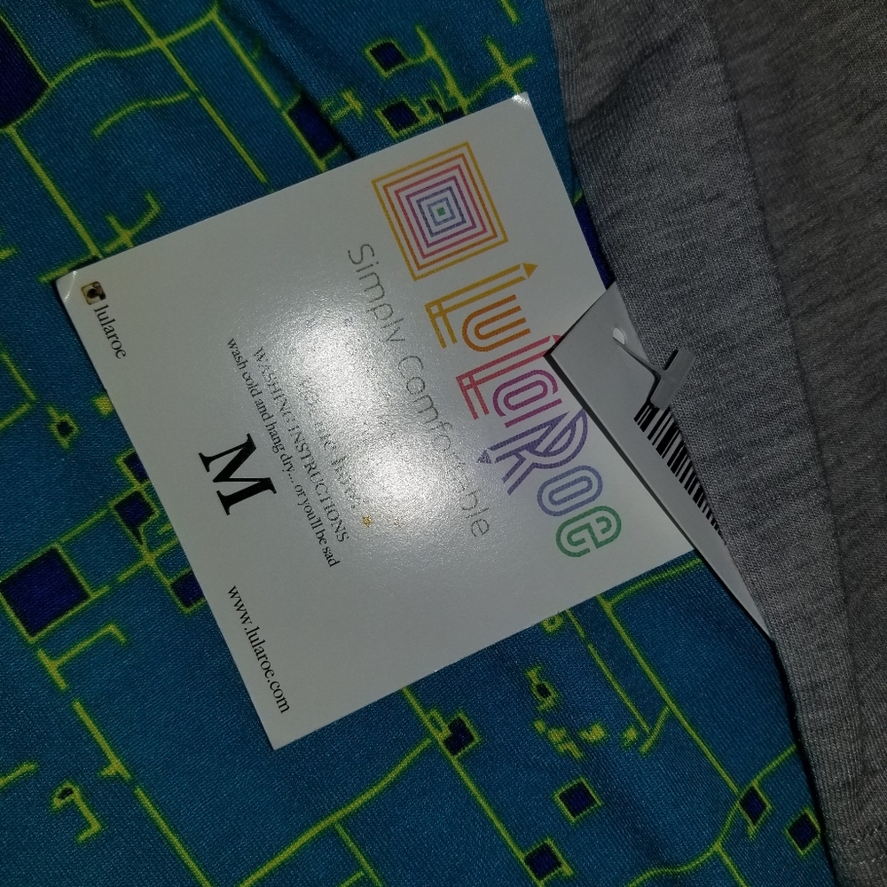 Lularoe Randy Shirt Medium - Picture 2 of 4